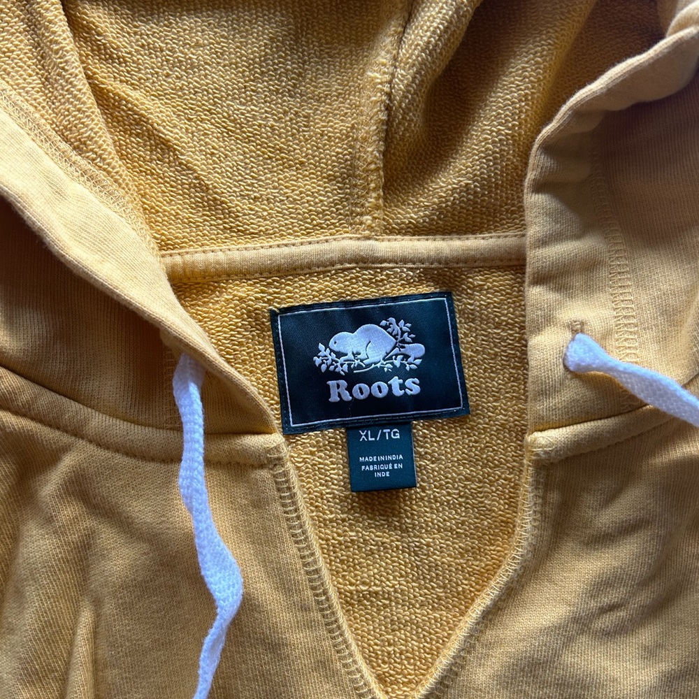 ROOTS sweater